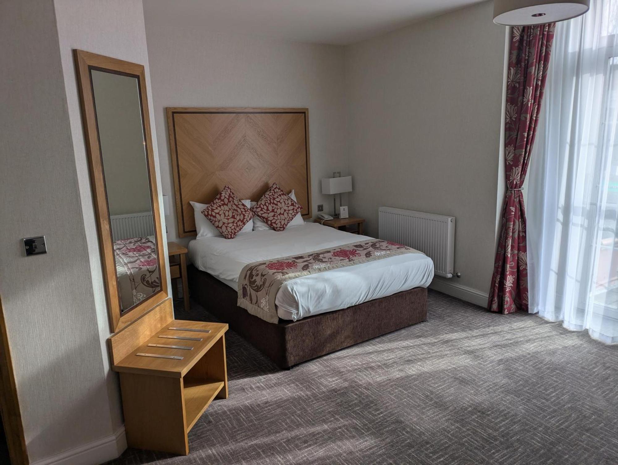 Best Western Homestead Court Hotel Welwyn Garden City Exterior foto